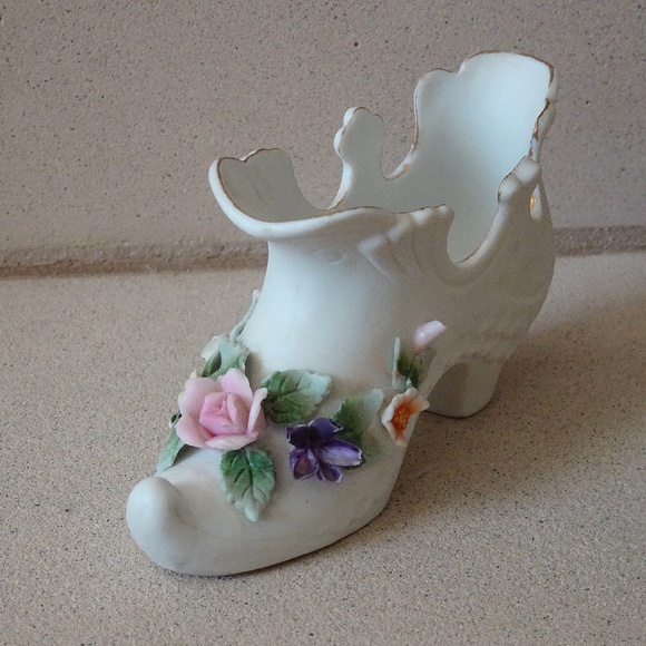 Vintage Lefton Porcelain Bisque Floral Shoe Figurine - Made in Post-WWII Japan - Picture 5 of 7